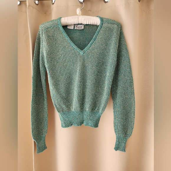 NBW Green with gold thread V-neck Sweater - Picture 4 of 6